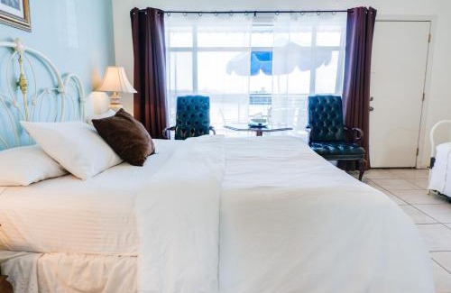 Westside Santa Cruz Hotel | Pet-Friendly Oasis at Casablanca Inn on The Beach