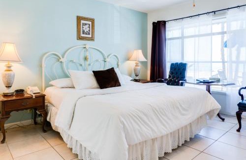 Westside Santa Cruz Hotel | Pet-Friendly Oasis at Casablanca Inn on The Beach