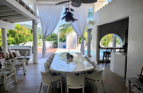 Troncones House | Relax by the Beach with a Pool and Family-Friendly Fun