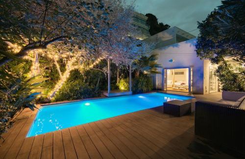 Kamakura Villa | Oceanfront Casablanca Pool House with Hot Tub & Ocean Views