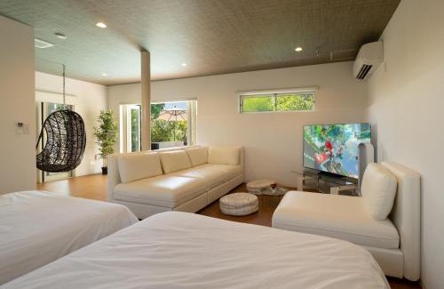 Kamakura Villa | Oceanfront Casablanca Pool House with Hot Tub & Ocean Views