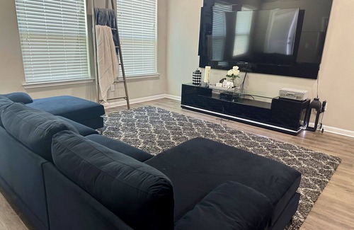 College Station House | Casablanca: Your Modern Escape with Spa and Hot Tub