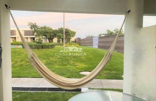 Xochitepec Apartment | Cozy Casa Bonita: Oceanfront Bliss with Pool & Breakfast