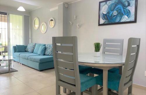 Xochitepec Apartment | Cozy Casa Bonita: Oceanfront Bliss with Pool & Breakfast