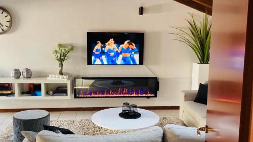 Acquaseria Apartment | Scenic CasaCamelia 35: 4-Star Lake Como Retreat