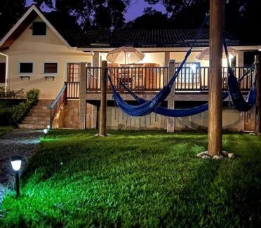 Santo Antonio do Pinhal House | Top-Rated CasaComVida Pousada with Hot Tub & Family-Friendly Vibes