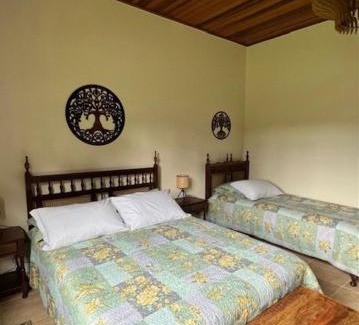Santo Antonio do Pinhal House | Top-Rated CasaComVida Pousada with Hot Tub & Family-Friendly Vibes