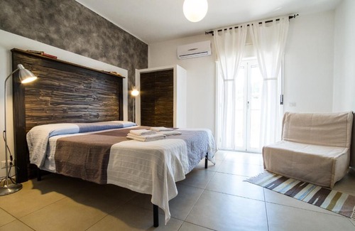 Santo Stefano di Camastra Bed & Breakfast | Cozy Casadada Bed and Breakfast: Pet Friendly Retreat