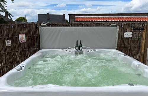 Kerkbrugge Bed & Breakfast | Oceanfront Oasis at CasaDeKaMa - Rated 9.3/10 by Guests