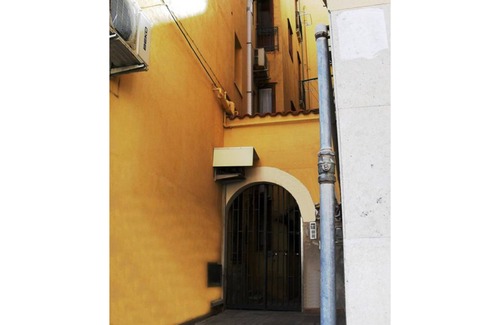 Trapani City Centre Apartment | Oceanfront Casaditony Apartment with Wi-Fi Near the Sea
