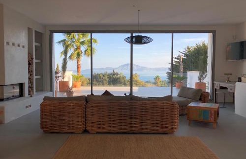 El Cuarton Apartment | Discover Casadosaguas: Oceanfront Escape with Pool & Pets