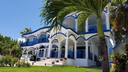 Punta Balandra Hotel | Unforgettable Stays at Casa Enjoy Samana with Pool & Ocean Views