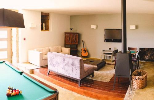 Tralhariz House | Relax at Casal De Tralhariz - Scenic Oceanfront Retreat