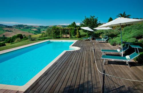 Francavilla d'Ete Apartment | Relax at Casal dei Fichi: Oceanfront Retreat with Pool