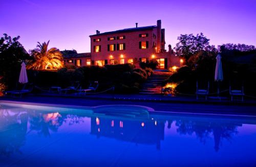 Francavilla d'Ete Apartment | Relax at Casal dei Fichi: Oceanfront Retreat with Pool