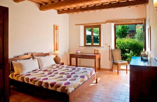 Francavilla d'Ete Apartment | Relax at Casal dei Fichi: Oceanfront Retreat with Pool