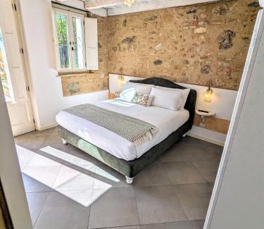 San Benedetto di Lugana Bed & Breakfast | Exceptional Casal del Pigno: Oceanfront Oasis with Pool