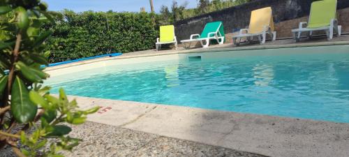 Capelo House | Pet-Friendly Retreat at Casal do Vulcão with Pool & Breakfast