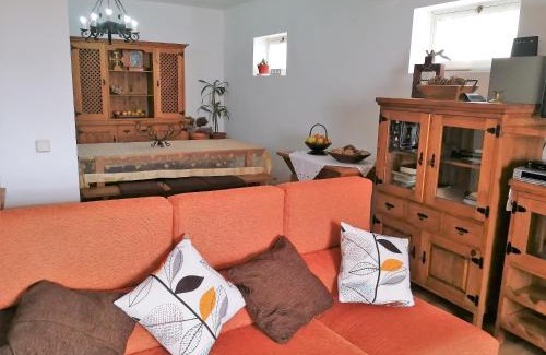 Capelo House | Pet-Friendly Retreat at Casal do Vulcão with Pool & Breakfast
