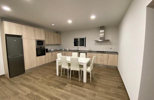 Lamas House | Family-Friendly Casal do Zé with Dining Options