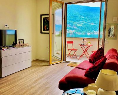 Clusane Apartment | CasaLago: Oceanfront Retreat with Pet-Friendly Amenities