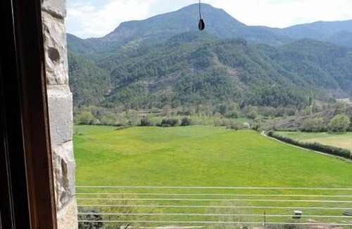 Puyarruego Cottage | Top-Rated Lardies House: Family-Friendly with Kitchen Access