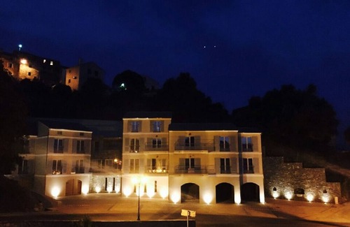 Patrimonio Apartment | Elegant Casale a Figa Bianca - Oceanfront Villa Retreat