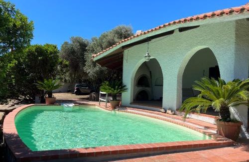 Sarroch Villa | Beachside Villa with Pool - Casale al mare Awaits You!