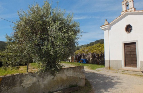 Campo nell'Elba Apartment | Inviting Casale al Mare 2A: Family-Friendly Getaway