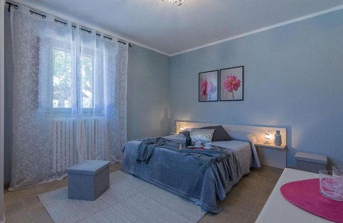 Spoleto Villa | Pet-Friendly Casale Andrea with Oceanfront Pool Access