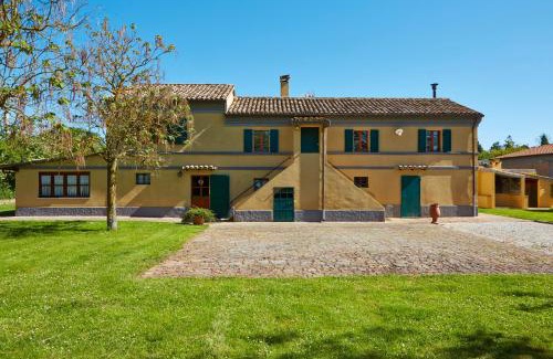 Castelfidardo House | Inviting Casale Cenerelli with Ocean View & Pool Amenities