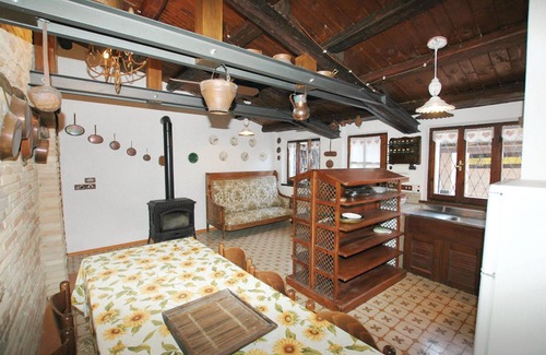 Castel Colonna Bed & Breakfast | Relax at Casale Civetta: Poolside Bliss with Ocean Views
