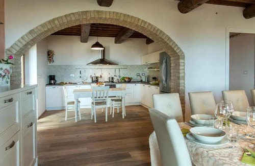 Volterra Apartment | Idyllic Casale con Vista Colline with Oceanfront Pool