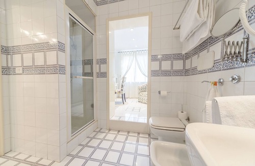 Zona LIII Tomba di Nerone Bed & Breakfast | Cozy Casale dell'Insugherata B&B with Hot Tub & Breakfast
