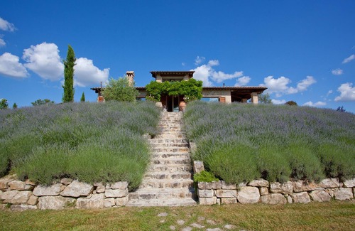 Todi Villa | Discover Casale Delle Lavande: Ocean View & Private Pool