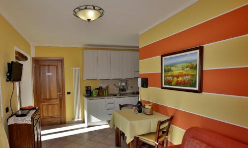 Cannero Riviera Apartment | Scenic CasAle Fe-Wo: Lakeview Apartments for Families