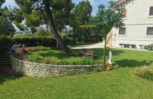 Offida House | Family-Friendly Retreat at Casale Fonte delle Pietre