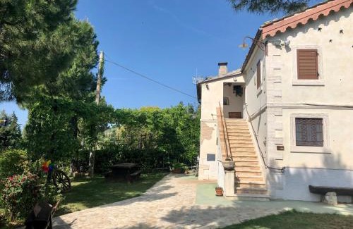 Offida House | Family-Friendly Retreat at Casale Fonte delle Pietre