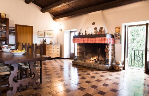 Acquapendente House | Discover Casale Fornello: Pet-Friendly Family Retreat
