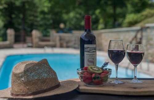 Cagli House | Relax at Casale Giada: 4-Star Stay with Pool & Pet-Friendly