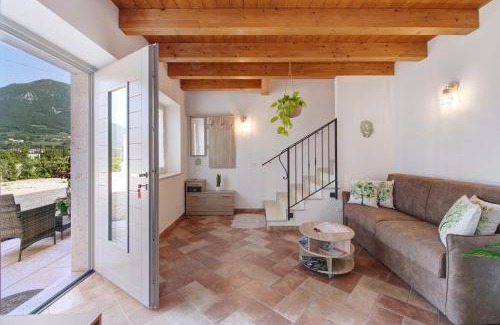 Caprino Veronese Apartment | Discover Casale la Coccinella Gelsomino: Rated 9.4/10