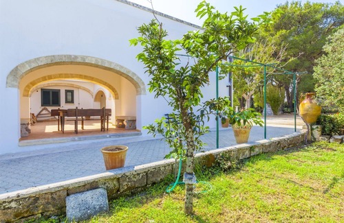 Spongano House | Cozy Casale La Meridiana - Family-Friendly with Breakfast