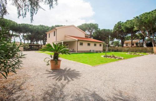 Saline Sadun House | Family-Friendly Retreat at Casale Lorenzo Appartamenti