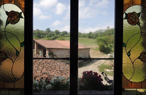 Bassano Sotto House | Discover Relaxation in a Country House with Pool & Kitchen