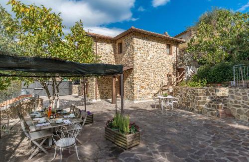 Castel del Piano Villa | Relax at Casale Montegiovi 6: Oceanfront Retreat Awaits