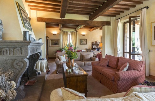 Melezzole Villa | Casale Patrizia 7+1 - 4 Bedrooms and en-suite bathrooms - Secluded swimming pool