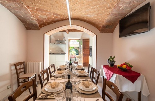 Sinalunga Villa | Experience Casale Poggio al Vento in Scenic Tuscany