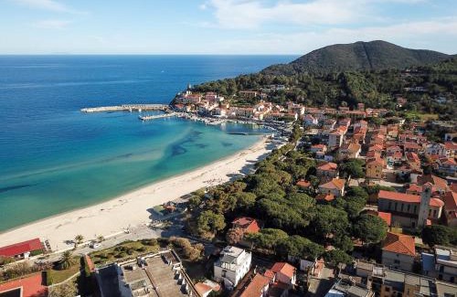 Campo nell'Elba Apartment | Discover Casale Pozzo al Moro: Perfect for Families & Pets