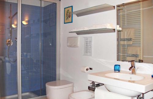 Casole d'Elsa House | Relax at Casale Refoli: Poolside Ocean Views Await You