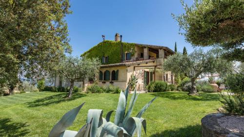 Bettona Villa | Discover CASALE SANTA LUCIA 8&2 with Ocean View & Pool